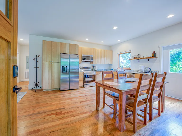 9 Boyd Ave — Photo 9