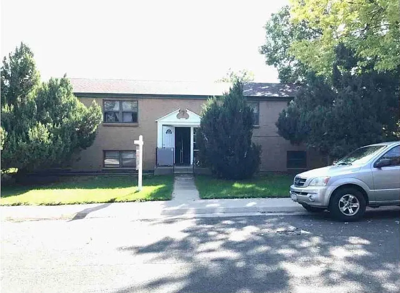 2386 S Linden Ct — Photo 1