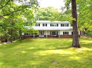 8 Laura Ln, Spring Valley, NY 10977