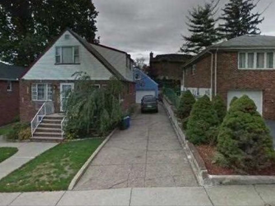 1st image of 230 McLoud Dr