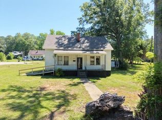810 Anderson St, Calhoun Falls, SC 29628