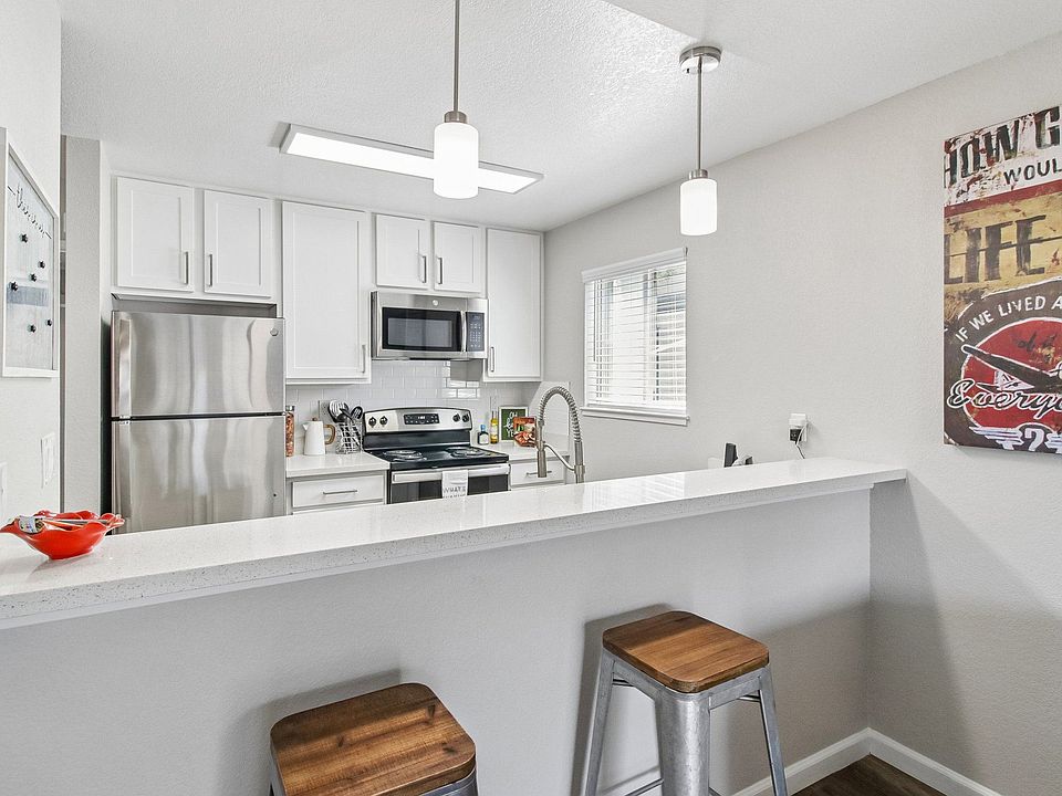 Building Photo 1