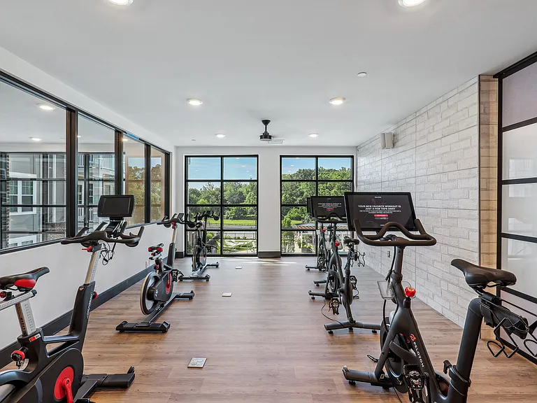 High Street View Luxury Apartments — Photo 9