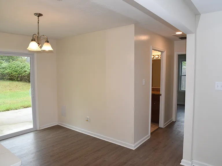 303 Rivermont Dr — Photo 8