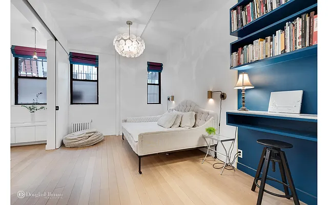 Sold by Douglas Elliman | media 17