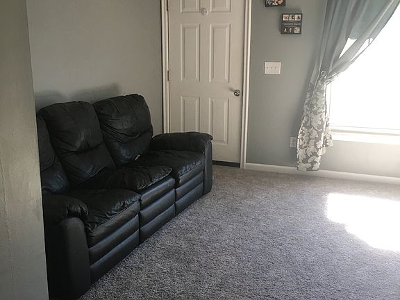 4th image of 122 Elmwood Dr