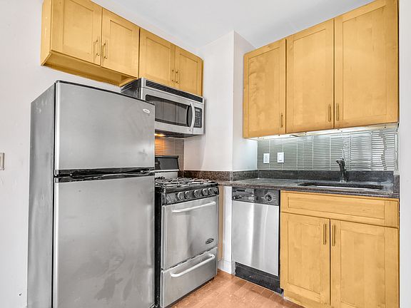 5th image of 2167 2nd Ave #8C
