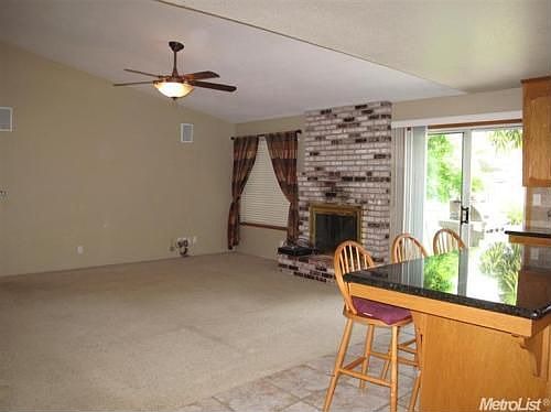 4th image of 721 Corvey Cir