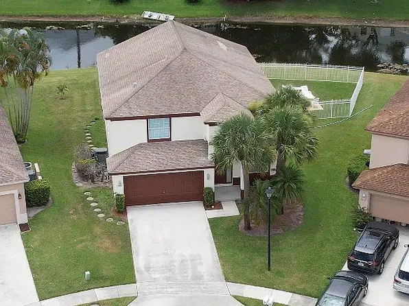 8909 Aubrey Ln, Boynton Beach, FL 33472