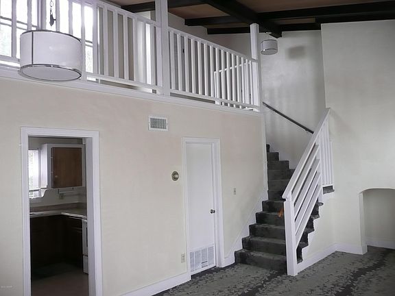 4th image of 307 Cottrill St