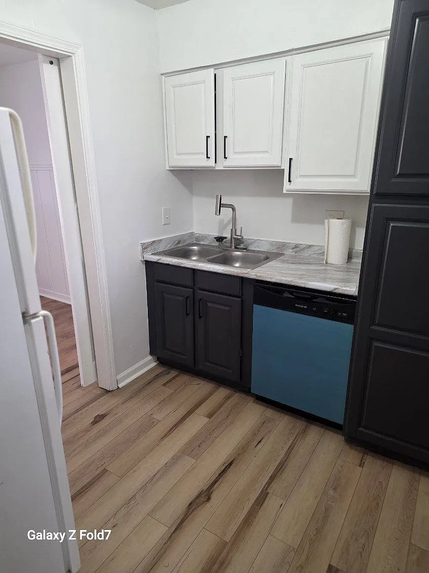 2 bed, 850 sqft, $1,200 — Photo 1