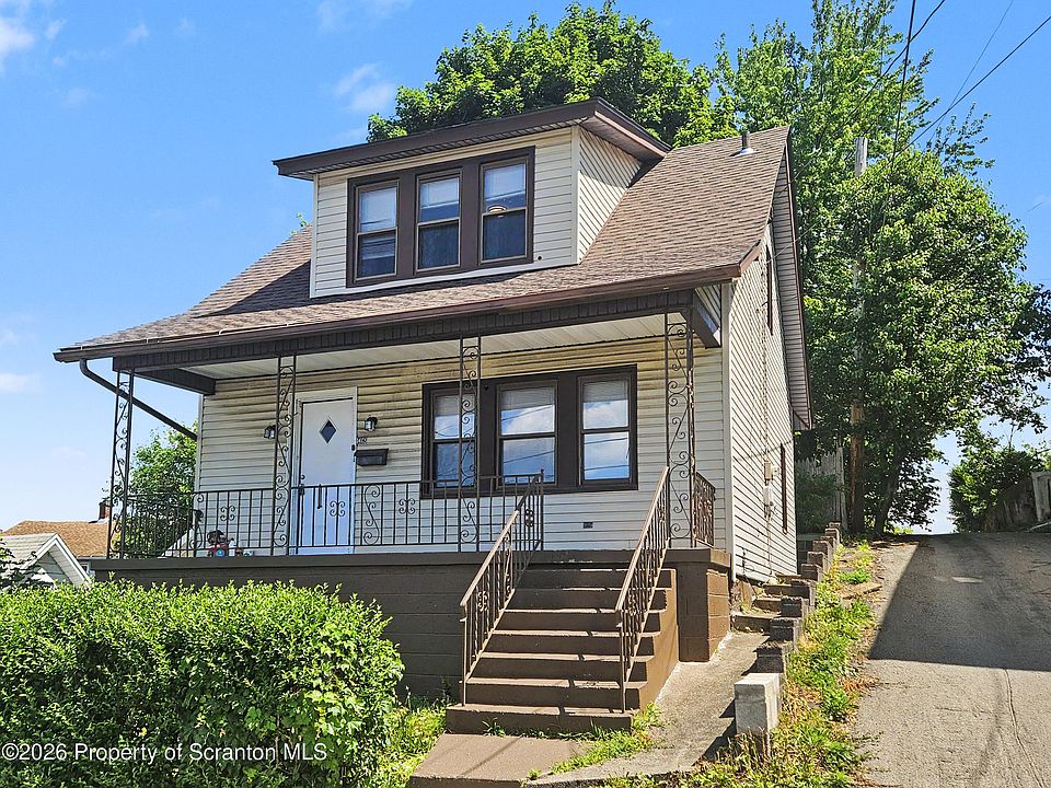 1st image of 405 Fig St