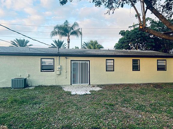 4th image of 146 SW Port St Lucie Boulevard