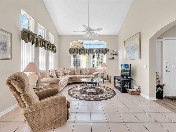 4th image of 927 Park Terrace Cir