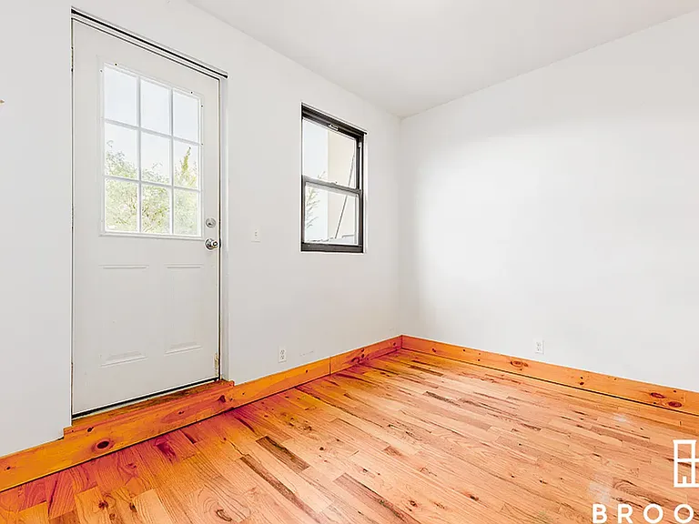 190 Schaefer St #4B — Photo 13