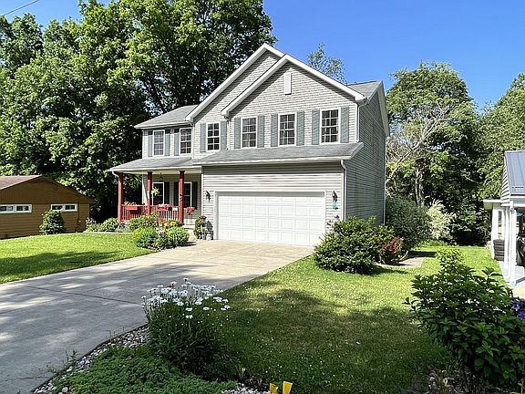 3rd image of 22 Garfield Ave