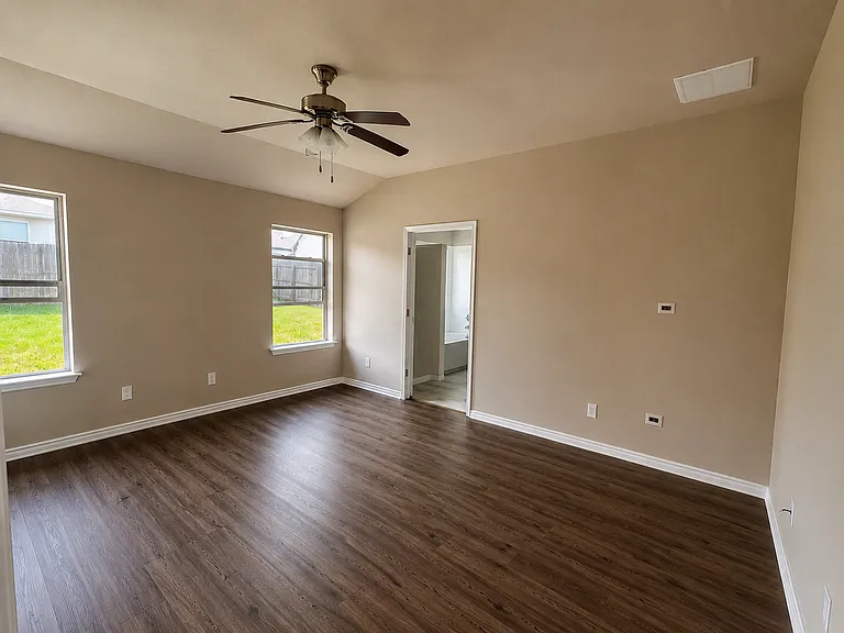 1617 Lubbock Dr — Photo 17