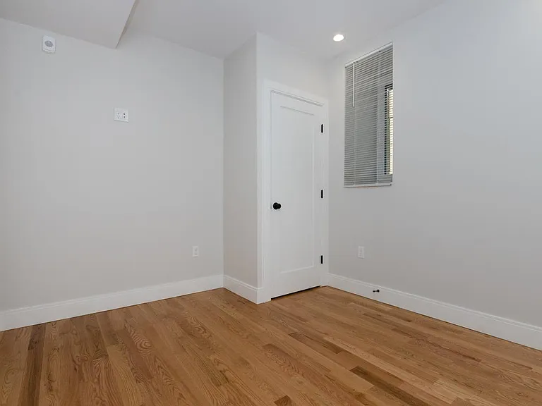 5 Tovar St #1R — Photo 2