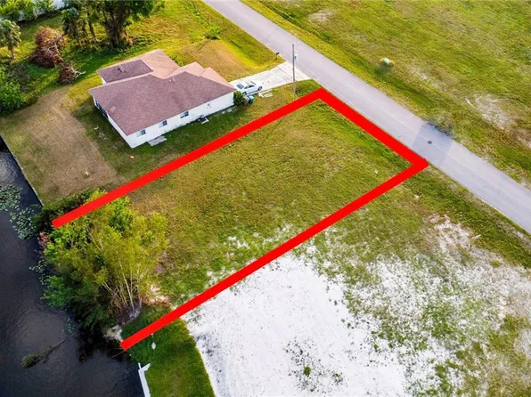 1605 SW 15th Pl, Cape Coral, FL 33991