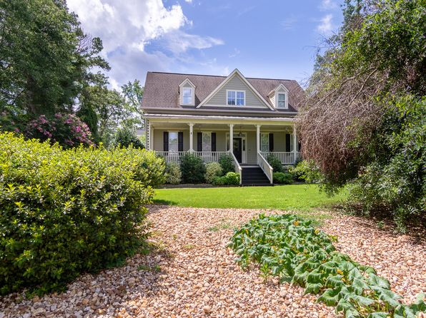 202 Lagoon Dr