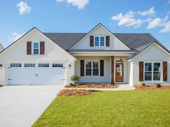 155 Floyd McNeal Dr, Hahira, GA 31632