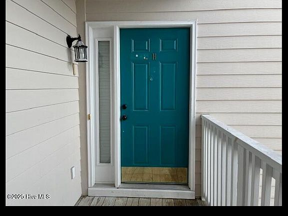 5th image of 802H Bryce Ct #H