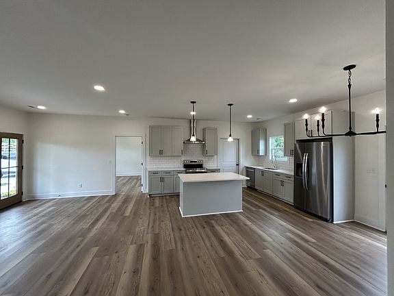 2nd image of 501 Cottage Way