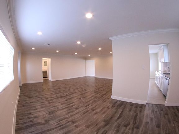 4th image of 6200 Beeman Ave