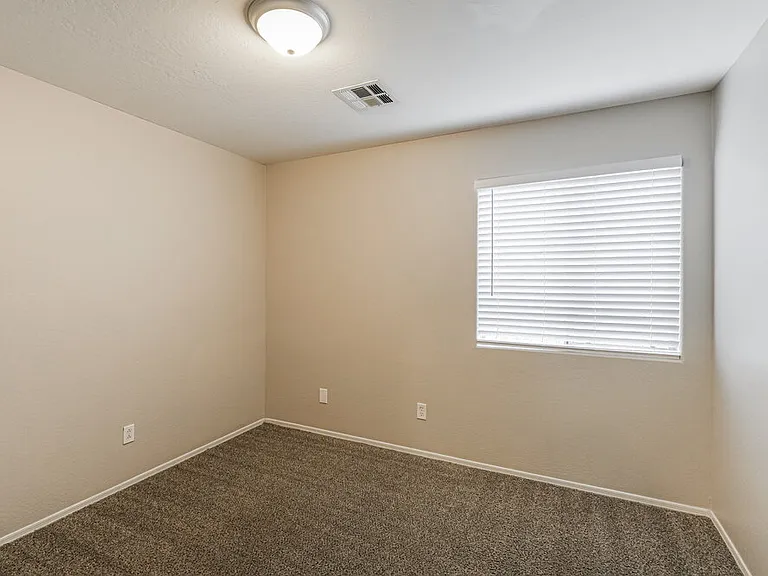 7814 S 72nd Ln — Photo 14