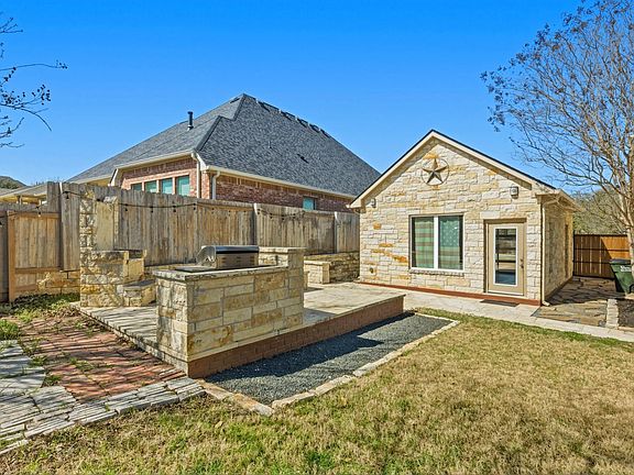 4th image of 1023 Grassy Field Rd