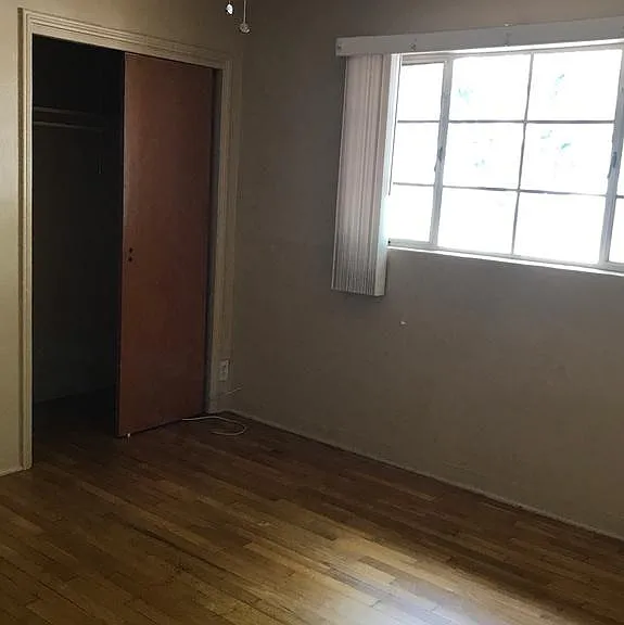 2816 E 5th St — Photo 15