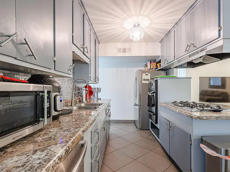 2318 N 84th Pl — Photo 24