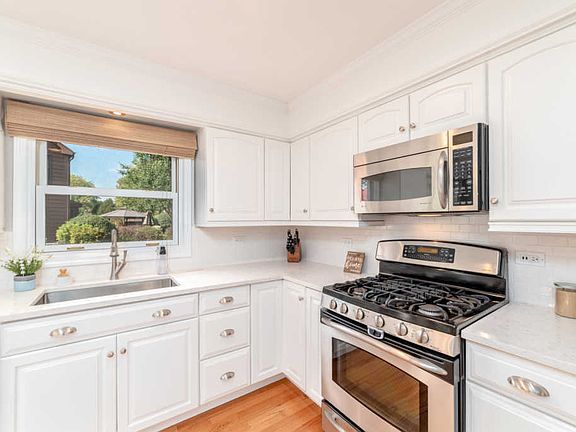 5th image of 3900 Latour Ct