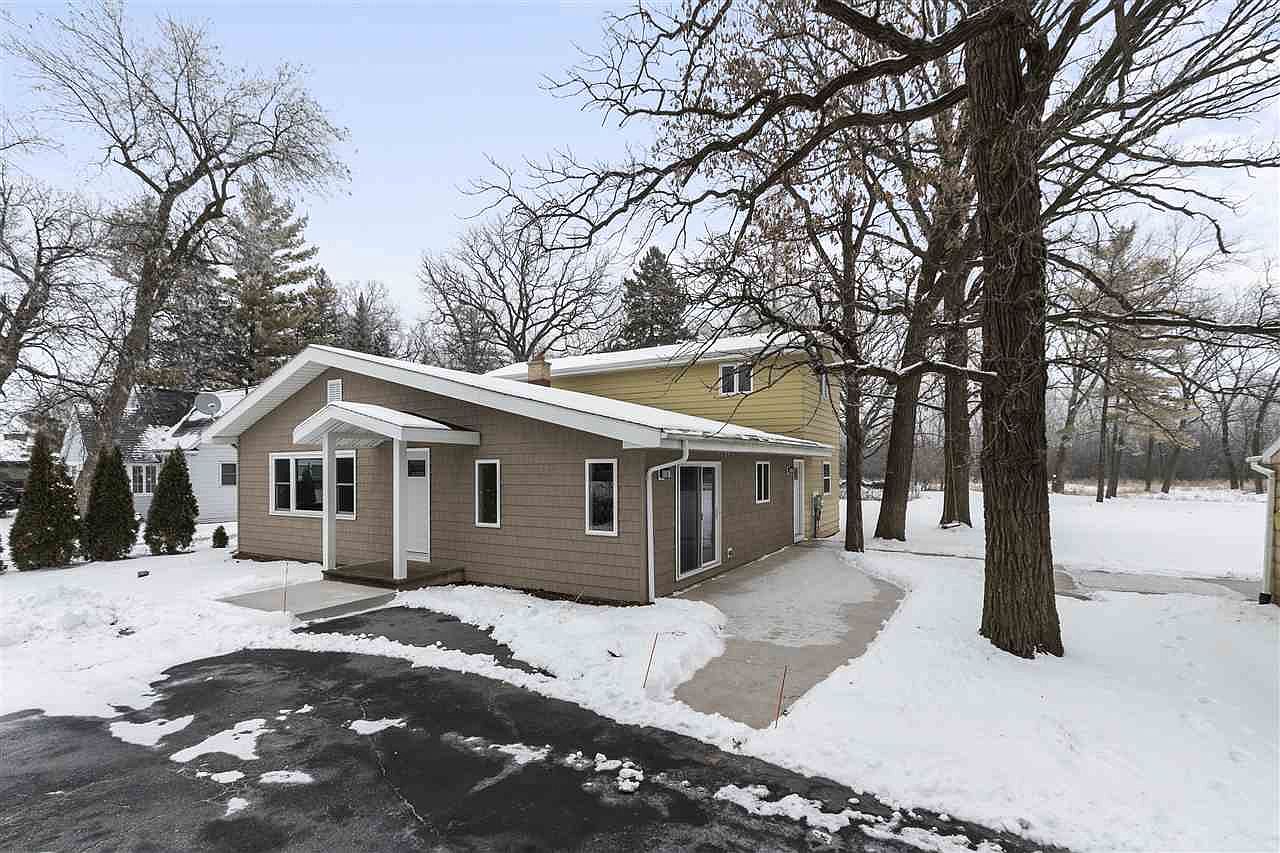 1570 N Oakwood Rd, Oshkosh, WI 54904 Zillow