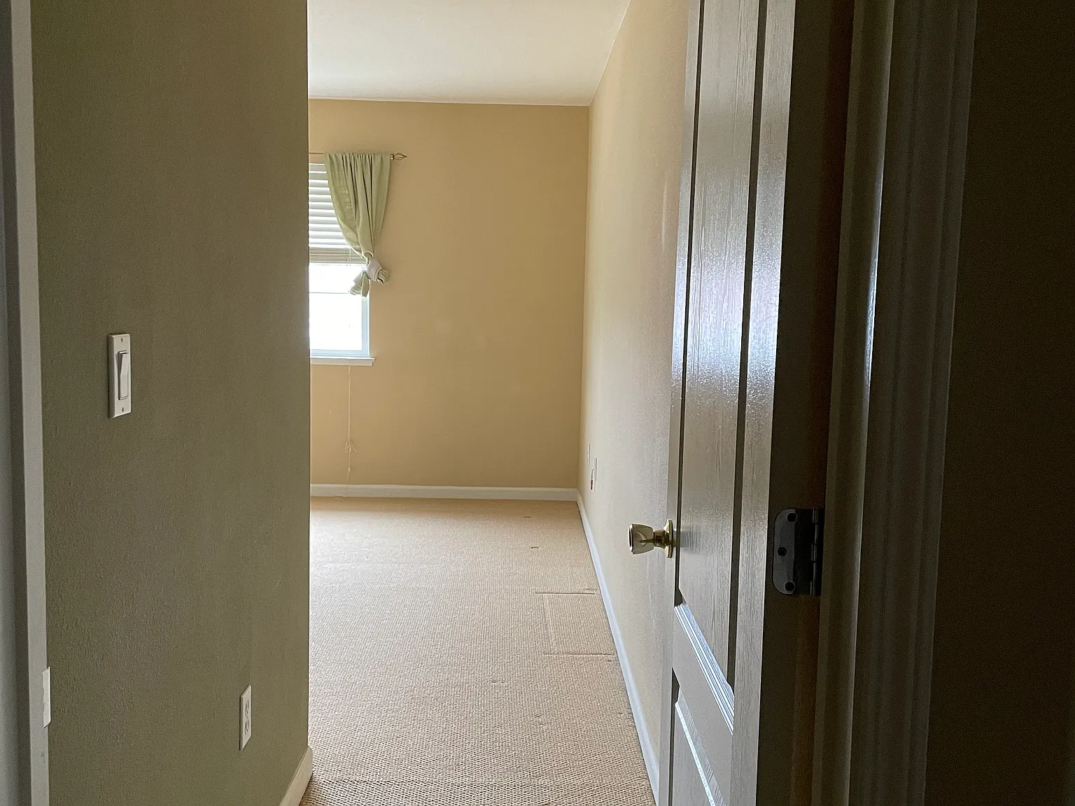 5 bed, 3446 sqft, $1,000 — Photo 2