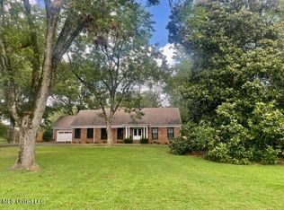 602 Coleman St, Como, MS 38619