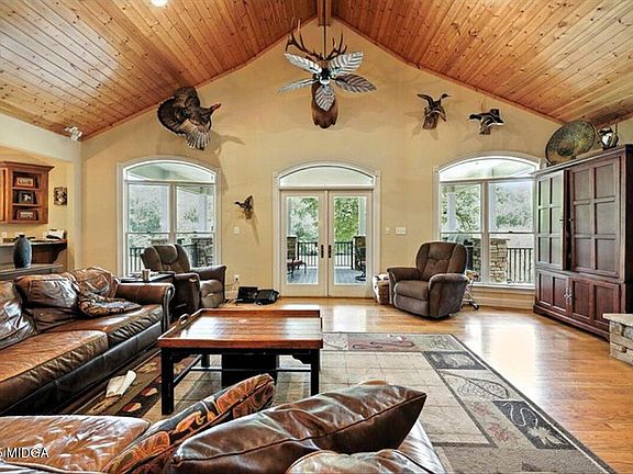 5th image of 625 Rum Creek Rd