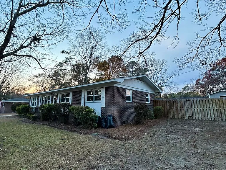 408 Lynette Dr — Photo 36
