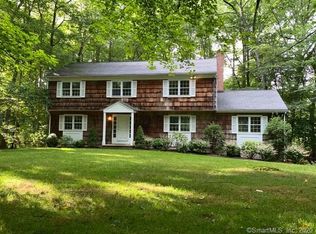 208 Fishing Trl, Stamford, CT 06903