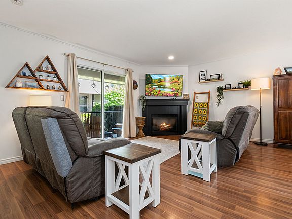 2nd image of 45740 Thomas Rd #9