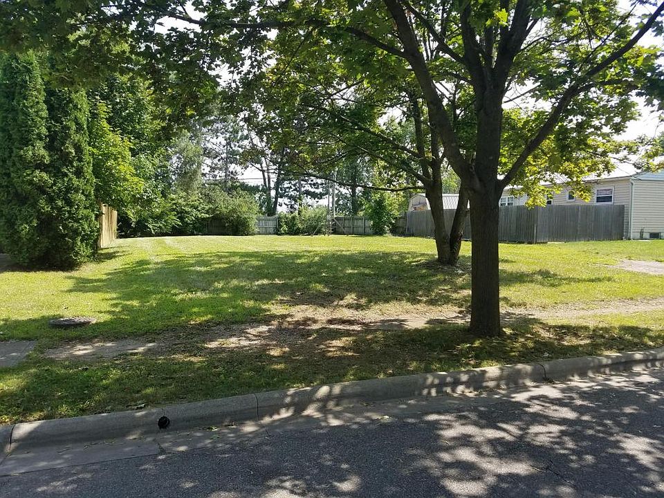 2nd image of Jill Ln