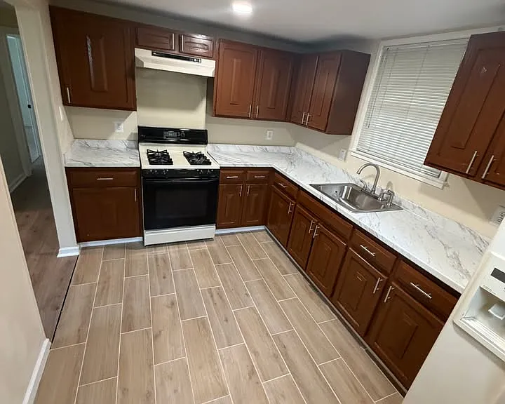14550 Eastman St — Photo 5