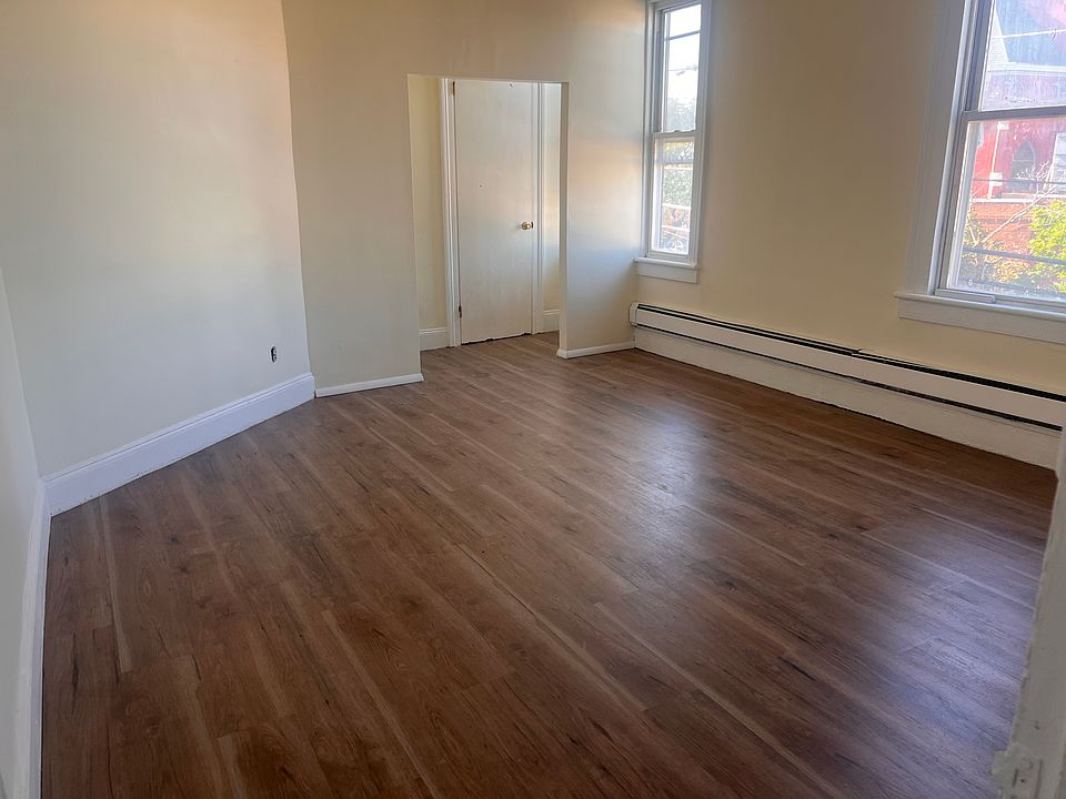 1st image of 221 Old Bergen Rd #3