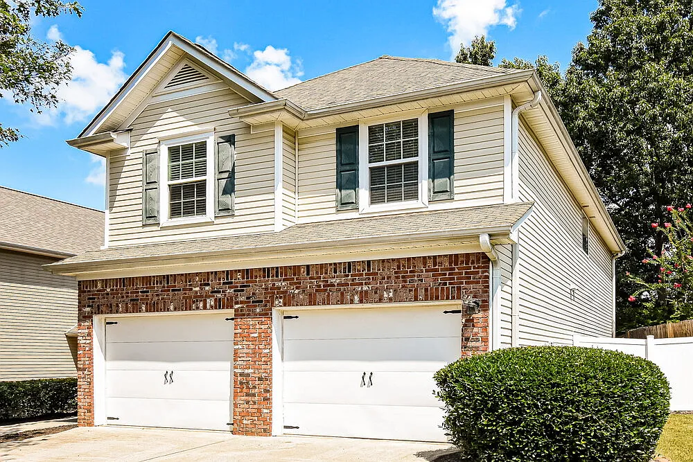 3 bed, 2.5 bath, 1665 sqft, $2,325 — Photo 4