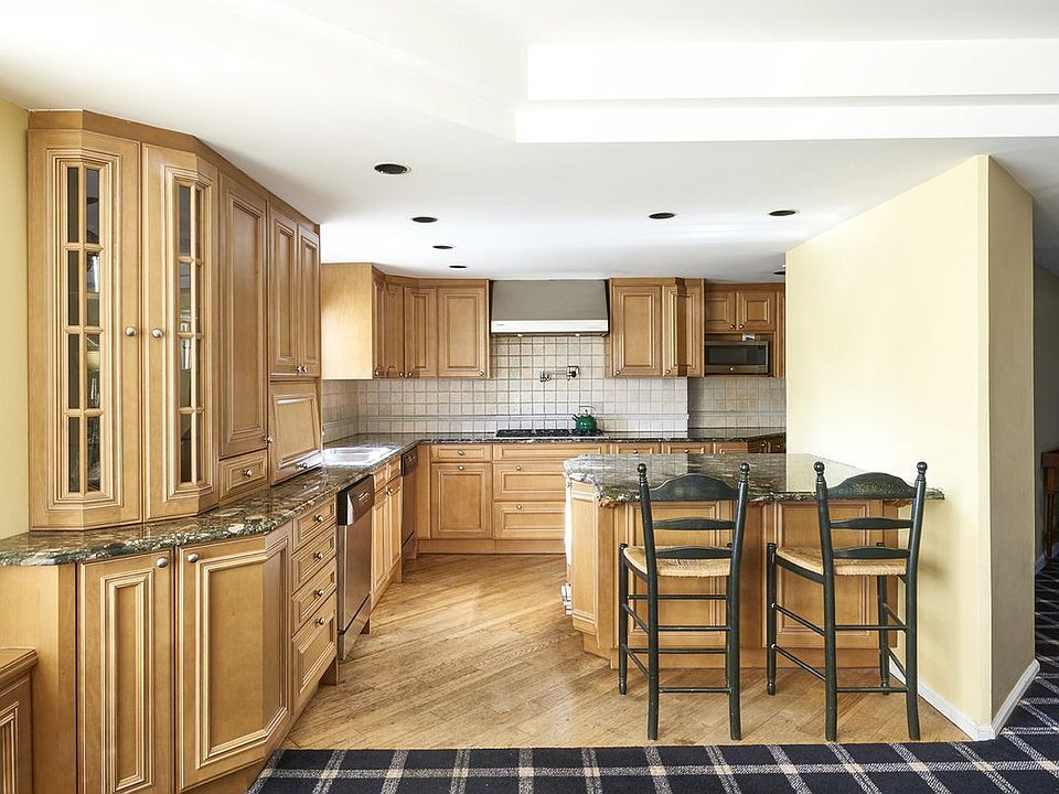 2nd image of 1230 3rd Ave #33D