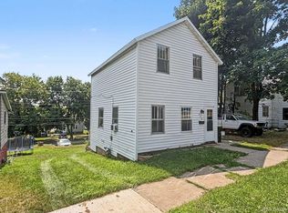 213 W Brown St, Iron Mountain, MI 49801