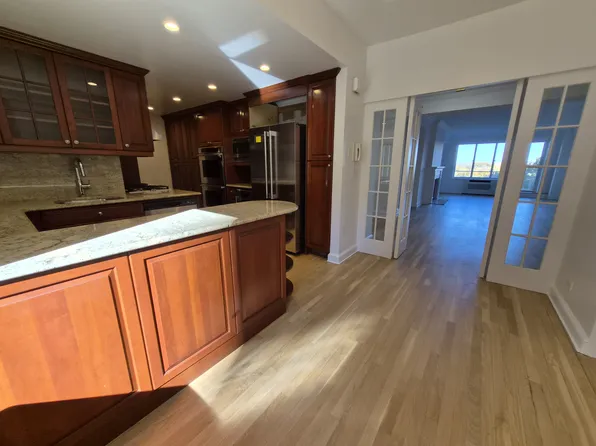 40 Central Park South image 23 of 30