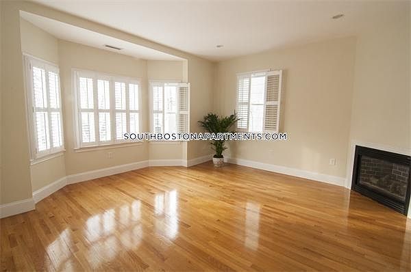 2nd image of 36 Mercer St #2SA