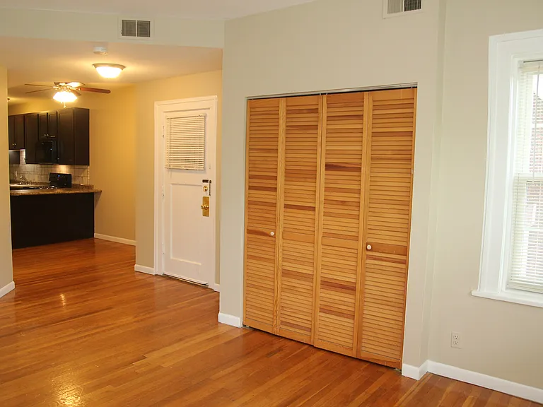 6829 Kingsbury Blvd #1W — Photo 6