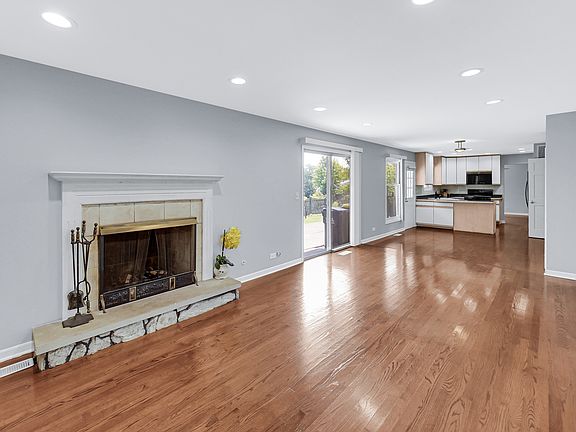 5th image of 841 Oakwood Dr